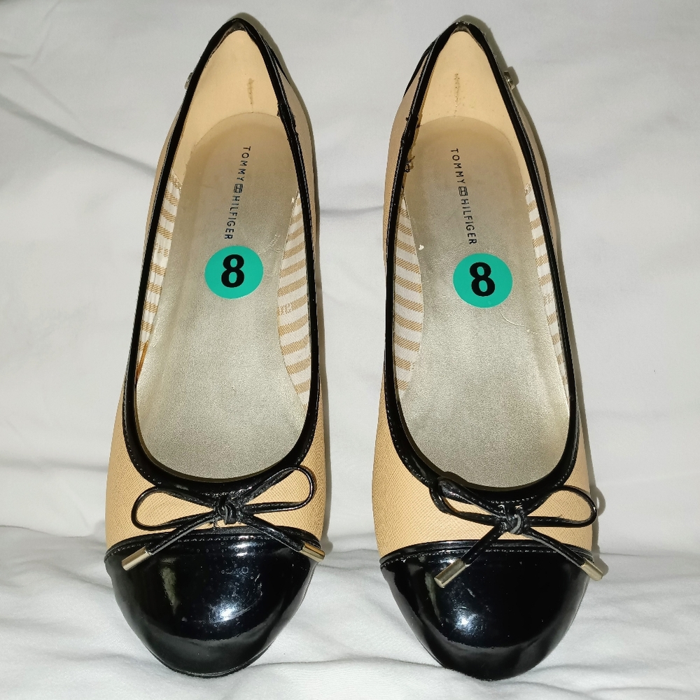 Tommy Hilfiger Black and Tan Heels (NEW)